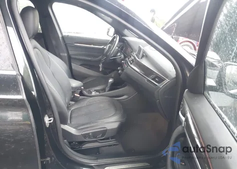 2017 BMW X1 xDrive28I z USA, uszkodzony, nr VIN WBXHT3C33H5F80950